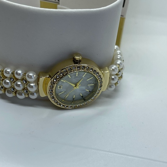 BNIB Charter Club Ladies Watch Pearl style - Picture 2 of 9